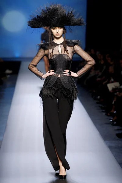 Look 15